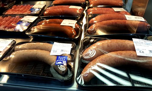 How to make delicious sausages? Types of sausages and production process.