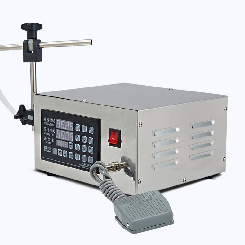 Numerical control liquid filling machine